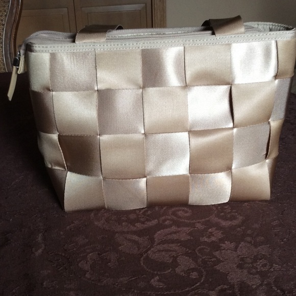 Classic Seatbelt Purse 🚬 no returns no trades