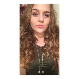 Meet your Posher, Alyssa