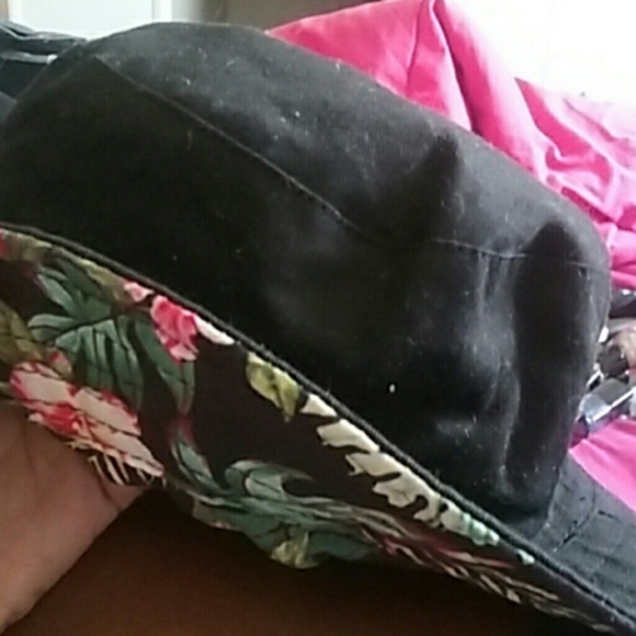 Buckethat - Picture 2 of 2
