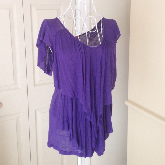 Very flattering blouse, great for summer