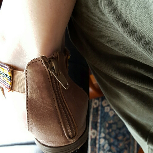 Sandals - Picture 2 of 4