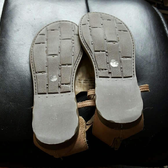 Sandals - Picture 3 of 4