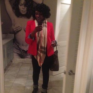 Meet your Posher, Monica