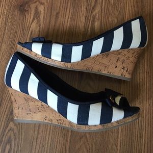 Blue/white striped wedge pin-up shoes