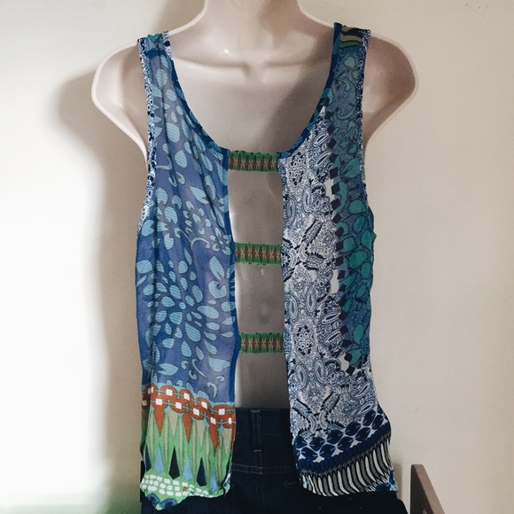 💥SOLD IN BUNDLE 💥Crop Tank with open back - Picture 2 of 4