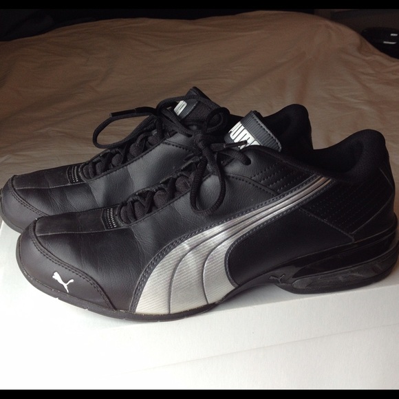 NWOT MENS Puma sneakers