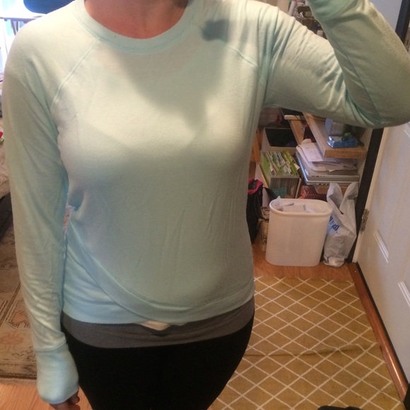 Cute and comfy Athleta sweater, blue, xs