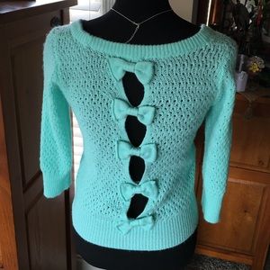 Delia's mint light sweater