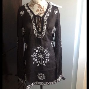 🎉2nd REDUCTION🎉NWT cotton embroidered tunic