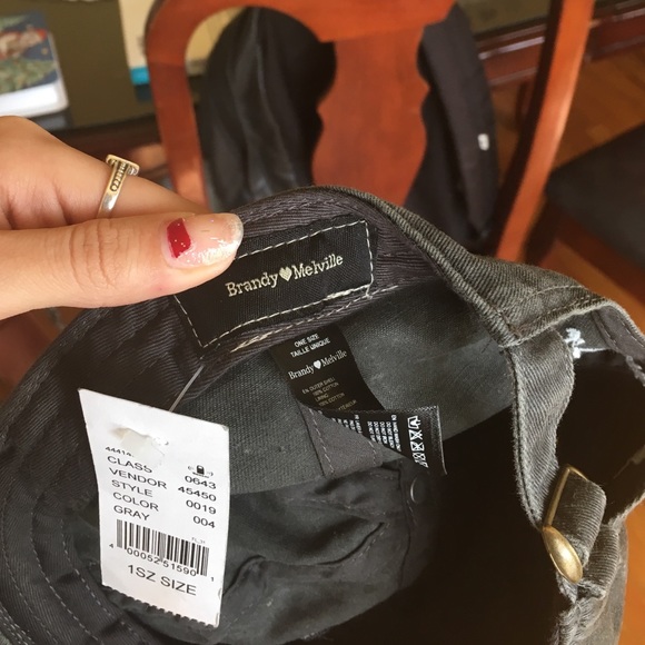 **SOLD** GREY ALIEN BRANDY MELVILLE HAT - Picture 3 of 4