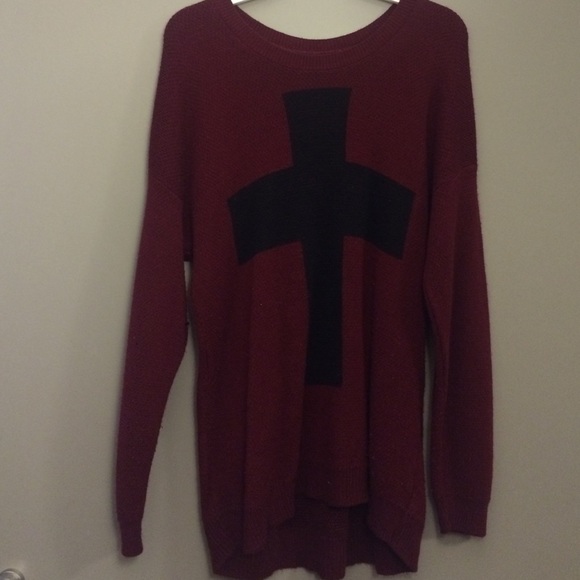 Maroon sweater