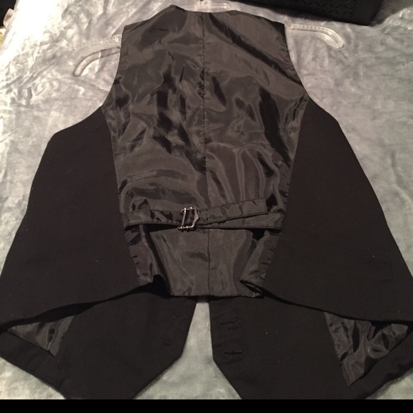 Button vest - Picture 2 of 3