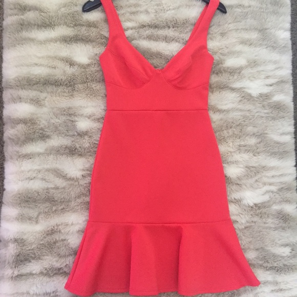 Apricot Lane Dresses & Skirts - Gorgeous & Sexy red date night dress! 😍