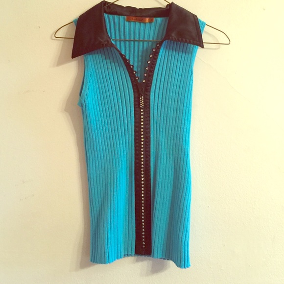 Blue zip up tank top!