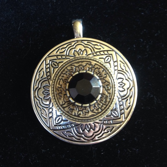 Premier Designs "Mesa" pendant/enhancer