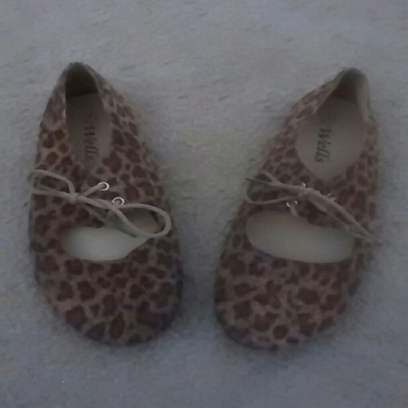 Leopard flats
