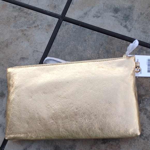 ๐HP๐REDUCED Michael Kors Adrienne Lg gold clutch - Picture 4 of 4