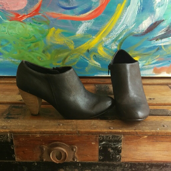 UO ankle heeled booties