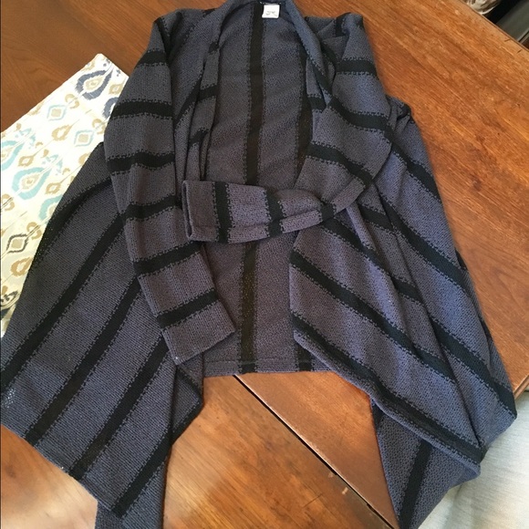 Long drapery sweater/cardigan size Small