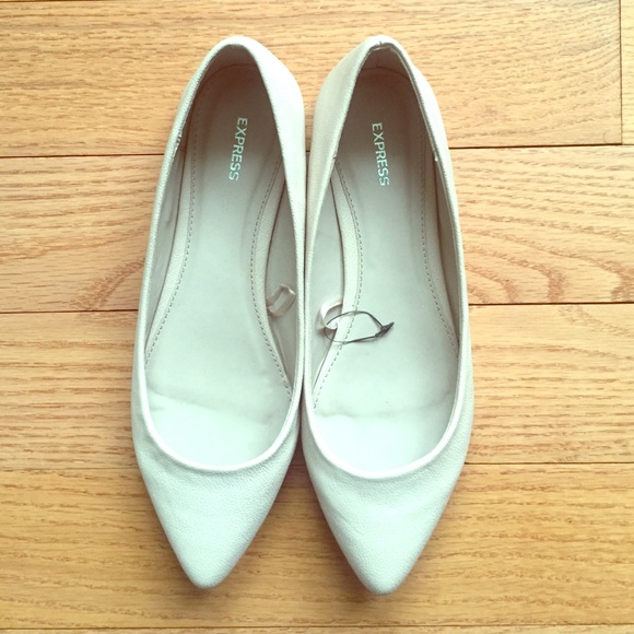 Nude Pointed-Toe Flats