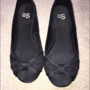 Black lace flats