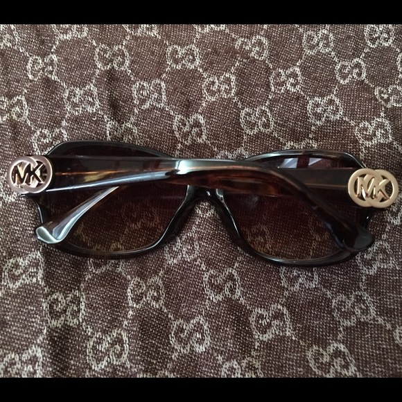 Authentic Michael kors animal print design sunnies - Picture 2 of 3