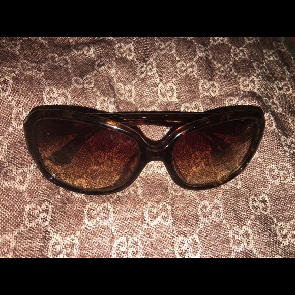 Authentic Michael kors animal print design sunnies - Picture 3 of 3