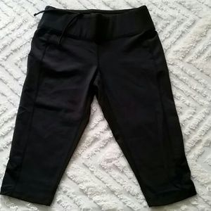NWOT Lucy Ultimate X-Training Crop