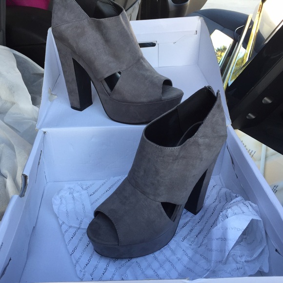 SOLD. NWT Aldo heels/pumps