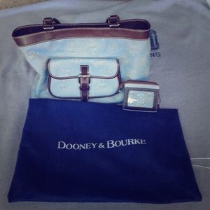 Authentic Dooney and bourke purse and wallet