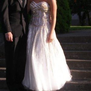 Glamour by Terani Couture Dresses - White and gold dress with undertones of pink Glamour by Terani Couture Dresses - White and gold dress with undertones of pink