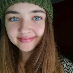 Meet your Posher, Claudia