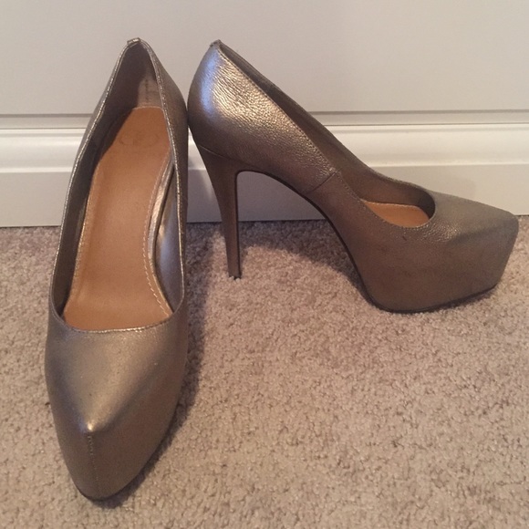Kelsi Dagger pumps