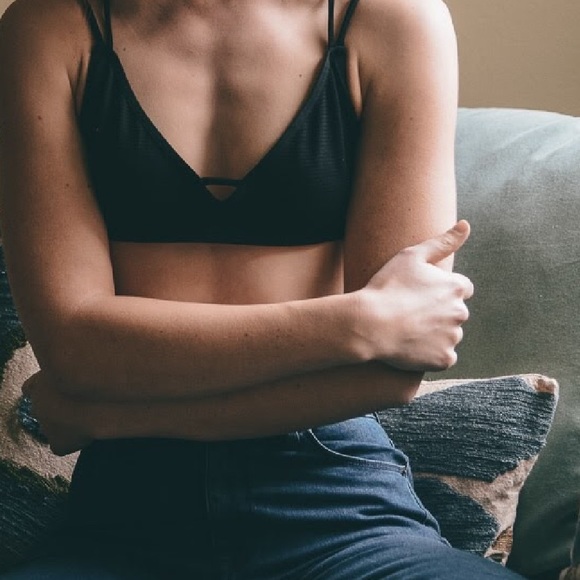 Dainty & Strappy Back Bralette - Picture 2 of 2