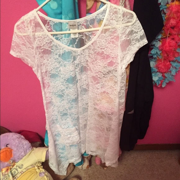 CLOSET CLOSING!!! Brand new lace top beautiful 💖