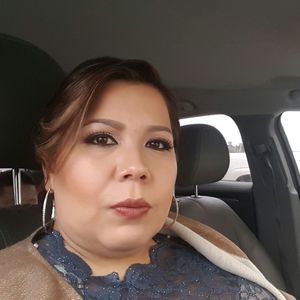 Meet your Posher, Adela