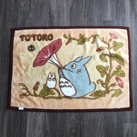 Totoro lap blanket