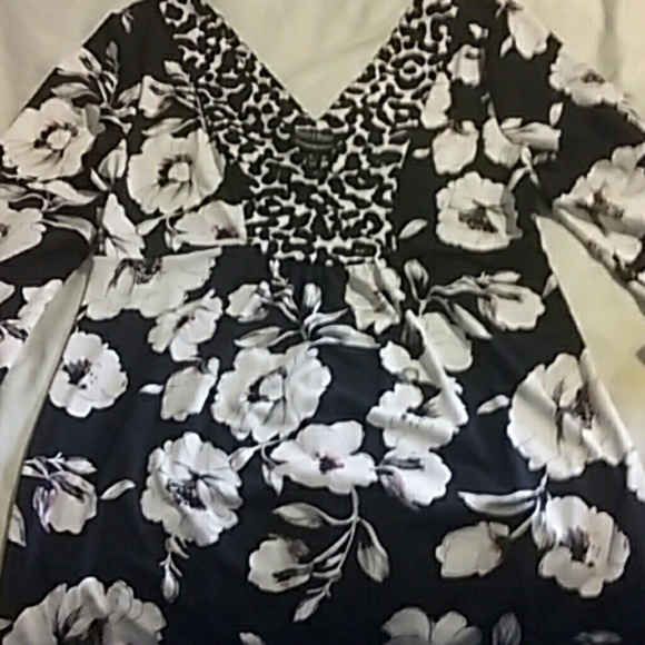 White House Black Market tunic