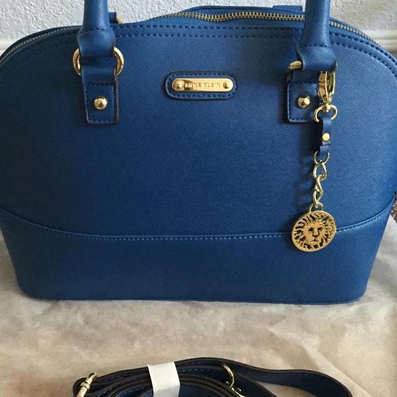 Anne Klein New! Never been use with shoulder belt