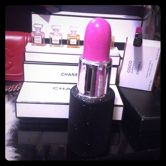 Pink lipstick piggy bank