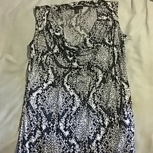 Cute scoop neck top