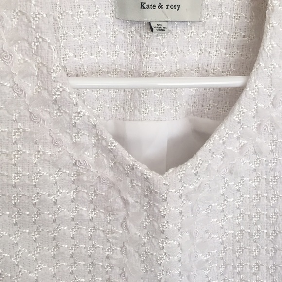 Kate and Rosy White Blazer size Extra Small. - Picture 3 of 4