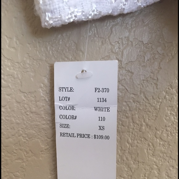 Kate and Rosy White Blazer size Extra Small. - Picture 4 of 4