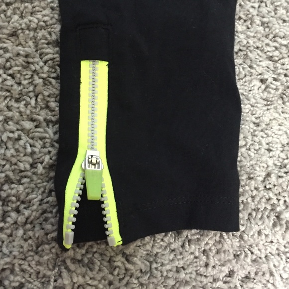 Calvin Klein Performance legging- Quick Dry - Picture 2 of 3
