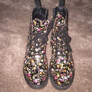 Size 8 Dr. Marten floral knock offs