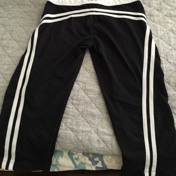 Bebe sport short workout capris