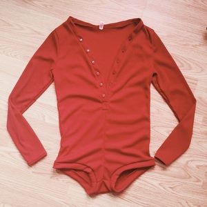 Red bodysuit *sexy*