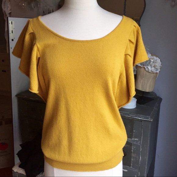 🏷 FINAL SALE!!! Mustard ruffle sleeves top