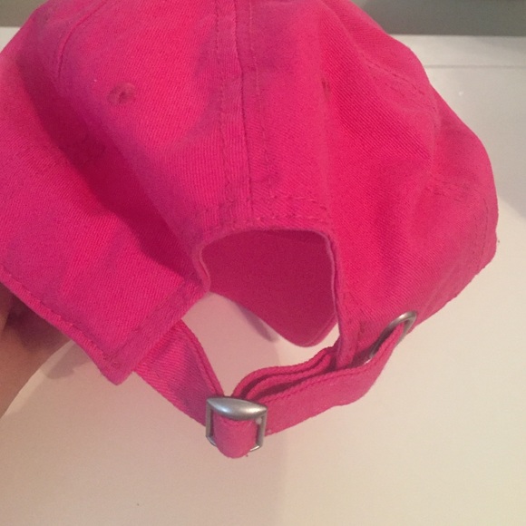 Pink hat💟 - Picture 2 of 3