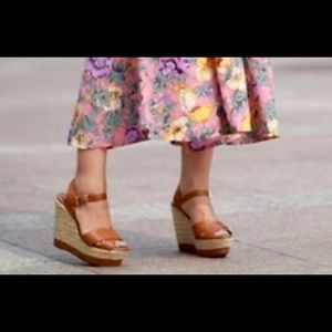❌SOLD❌Jessica Simpson Wedges